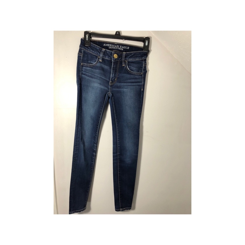 2/20$ AMERICAN EAGLE STRETCHY SKINNY JEANS